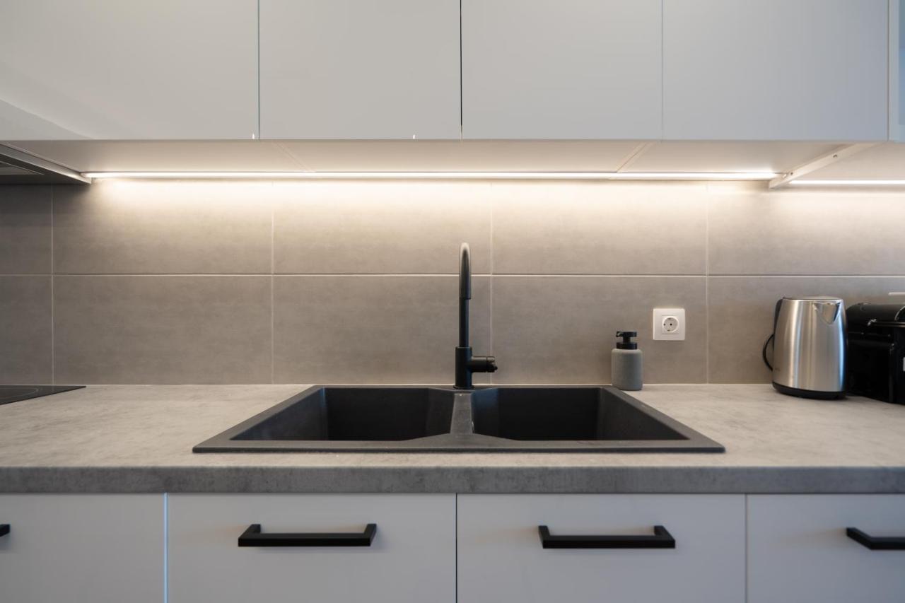 Luxury 4 Bedrooms Apartment Near Flisvos Marina Πειραιάς Εξωτερικό φωτογραφία