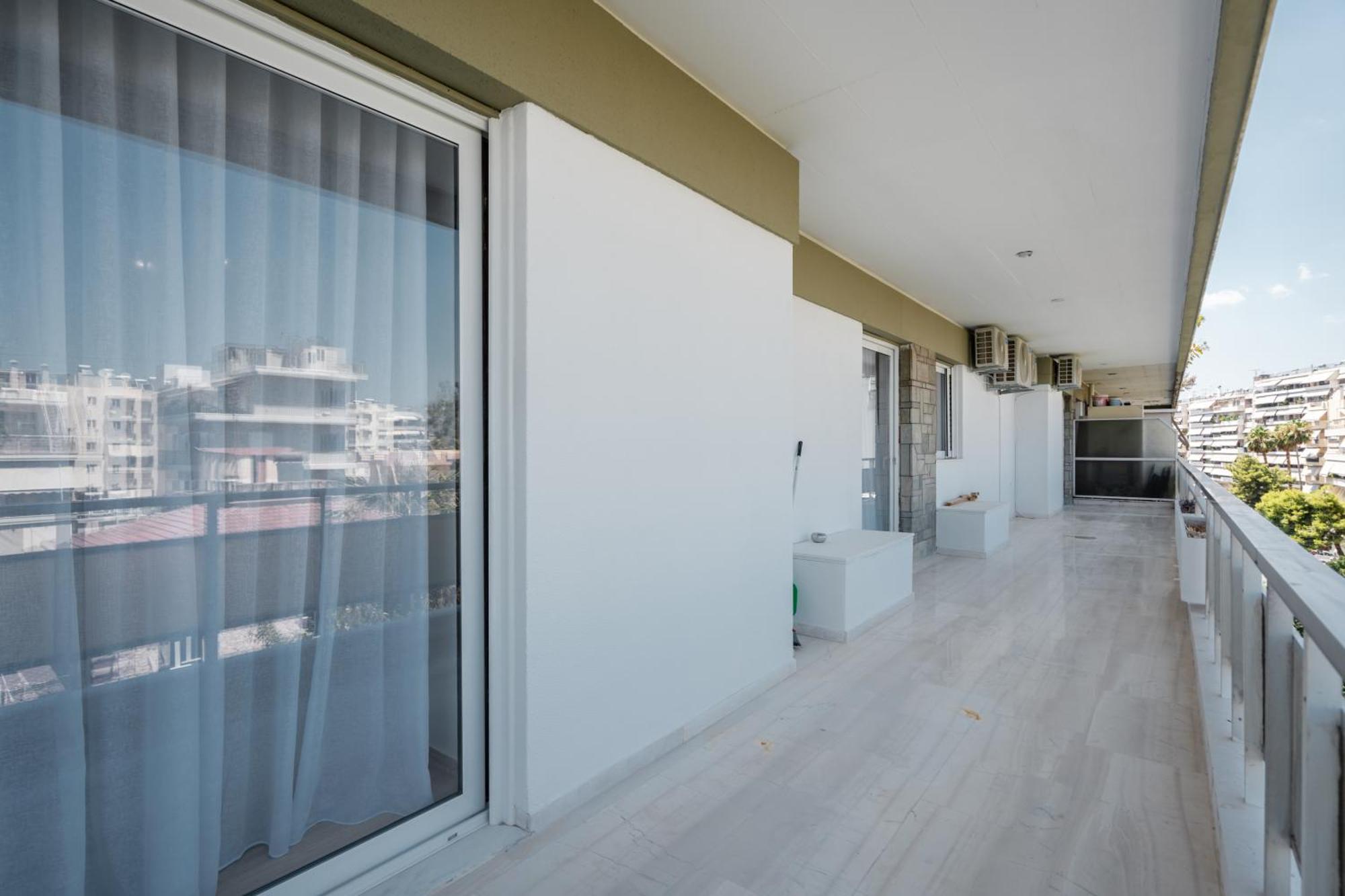 Luxury 4 Bedrooms Apartment Near Flisvos Marina Πειραιάς Εξωτερικό φωτογραφία
