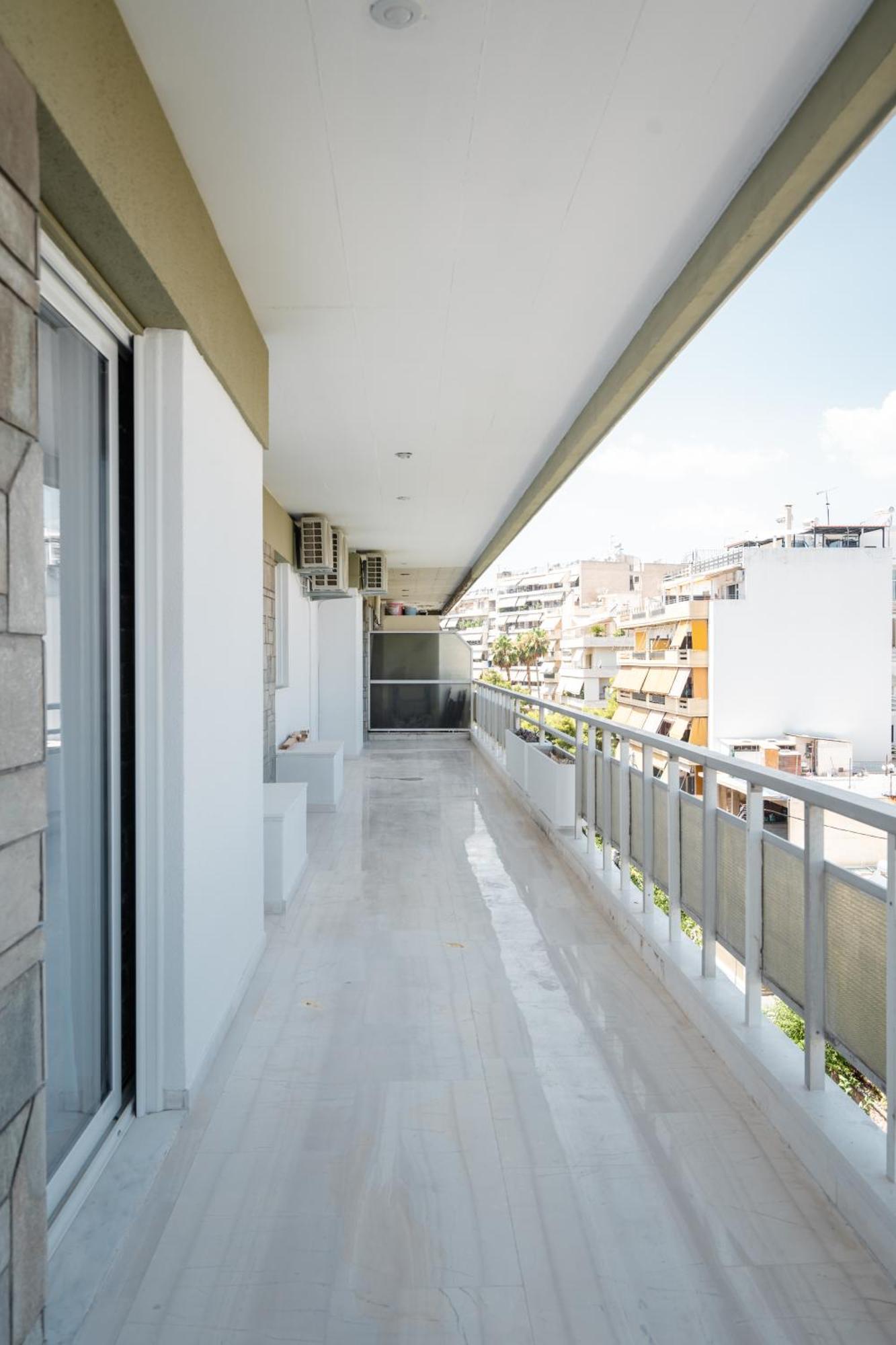 Luxury 4 Bedrooms Apartment Near Flisvos Marina Πειραιάς Εξωτερικό φωτογραφία