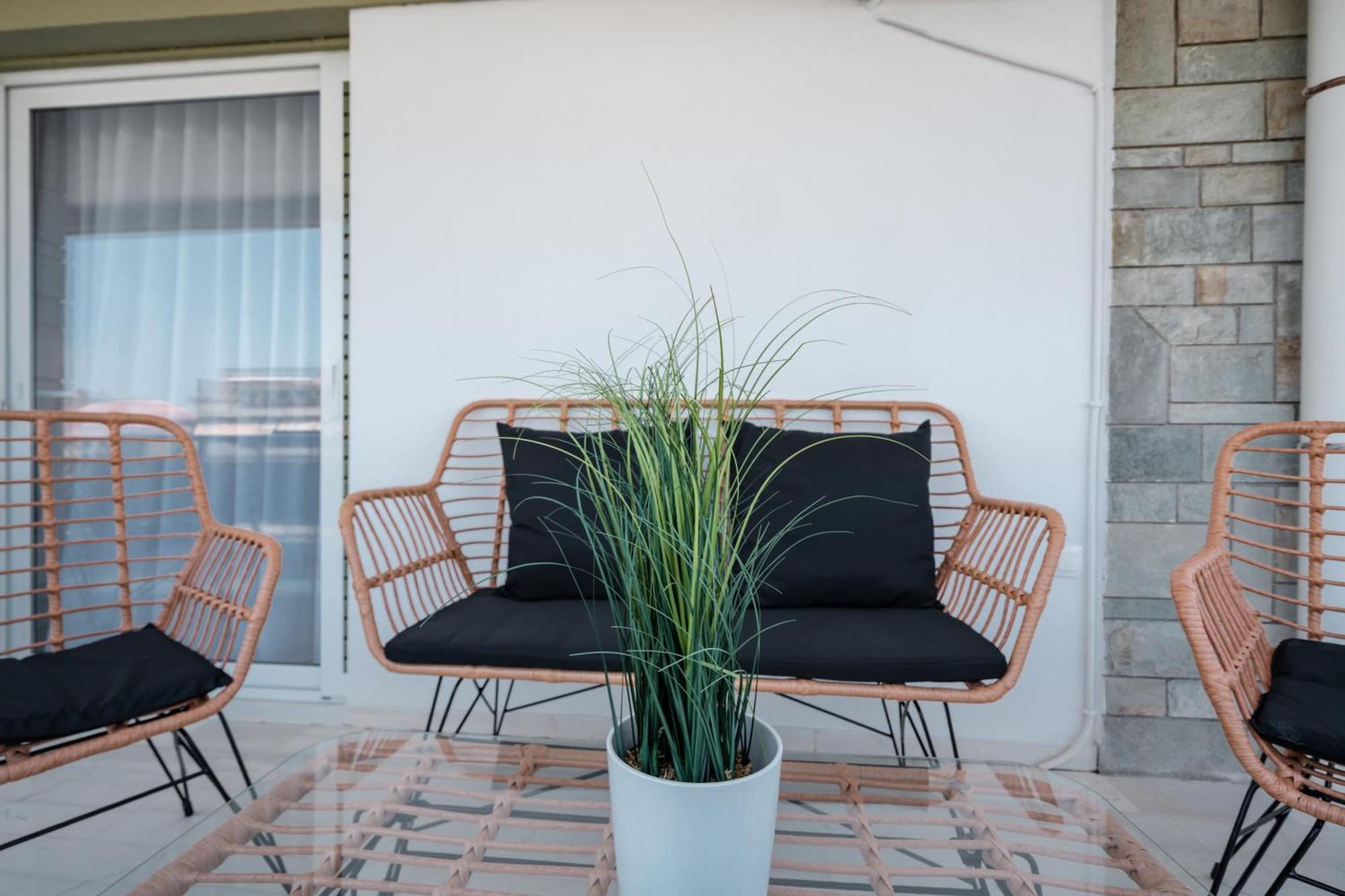 Luxury 4 Bedrooms Apartment Near Flisvos Marina Πειραιάς Εξωτερικό φωτογραφία