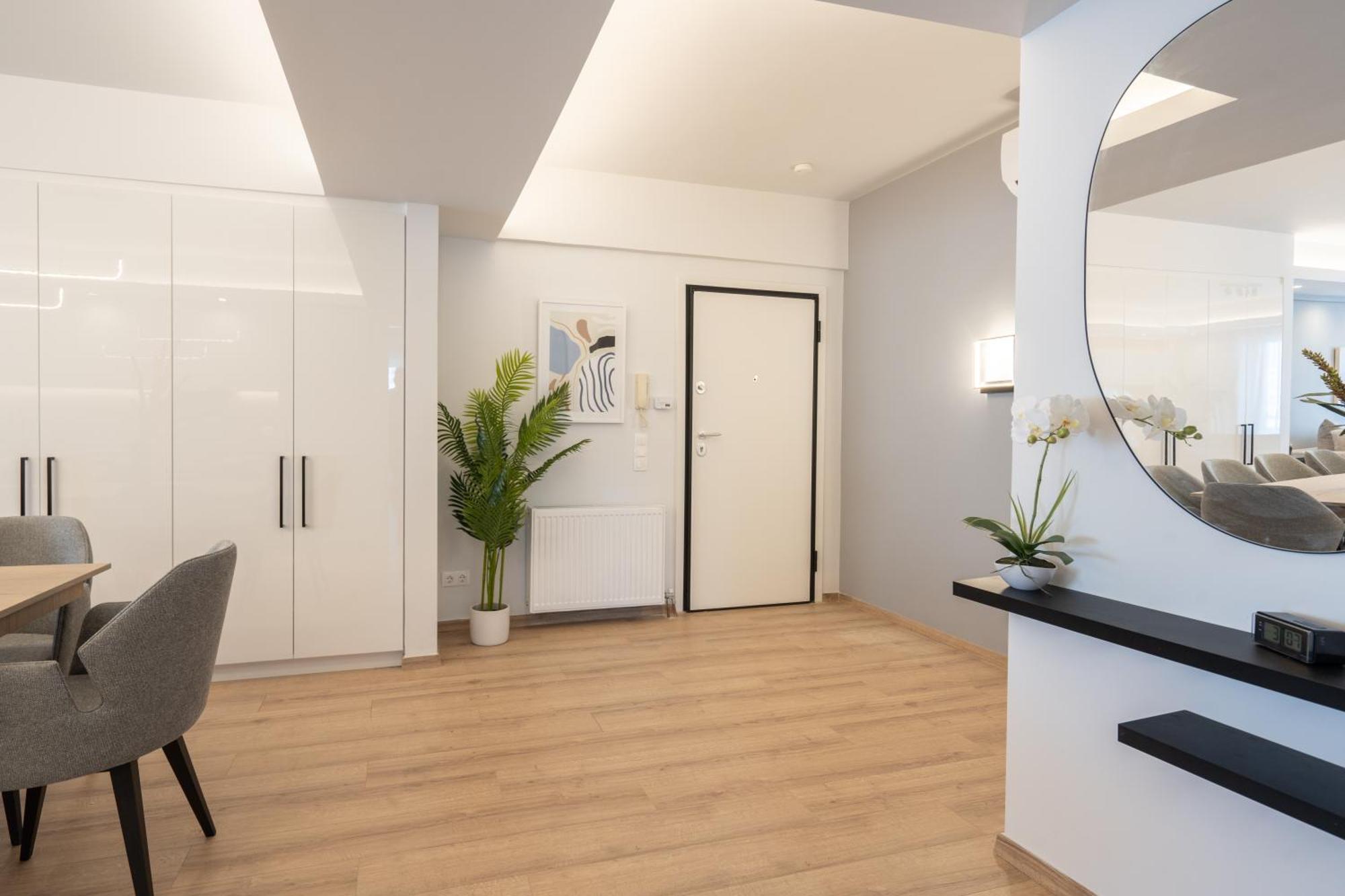 Luxury 4 Bedrooms Apartment Near Flisvos Marina Πειραιάς Εξωτερικό φωτογραφία