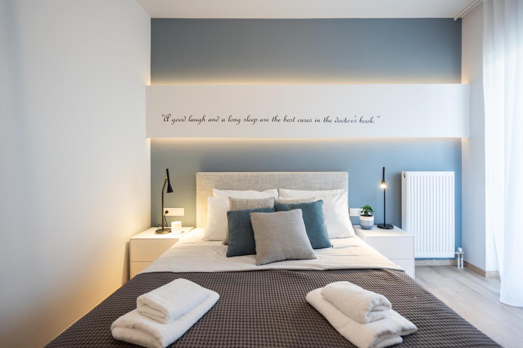 Luxury 4 Bedrooms Apartment Near Flisvos Marina Πειραιάς Εξωτερικό φωτογραφία